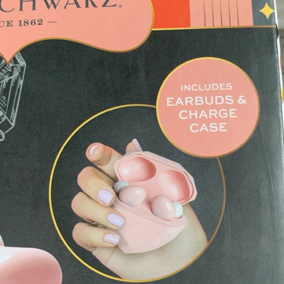 F.A.O Schwarz Music Love Earbuds. - Picture 5 of 9